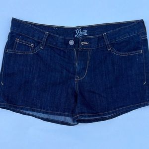 Womens Old Navy the Diva dark denim blue jean‎ shorts size 12